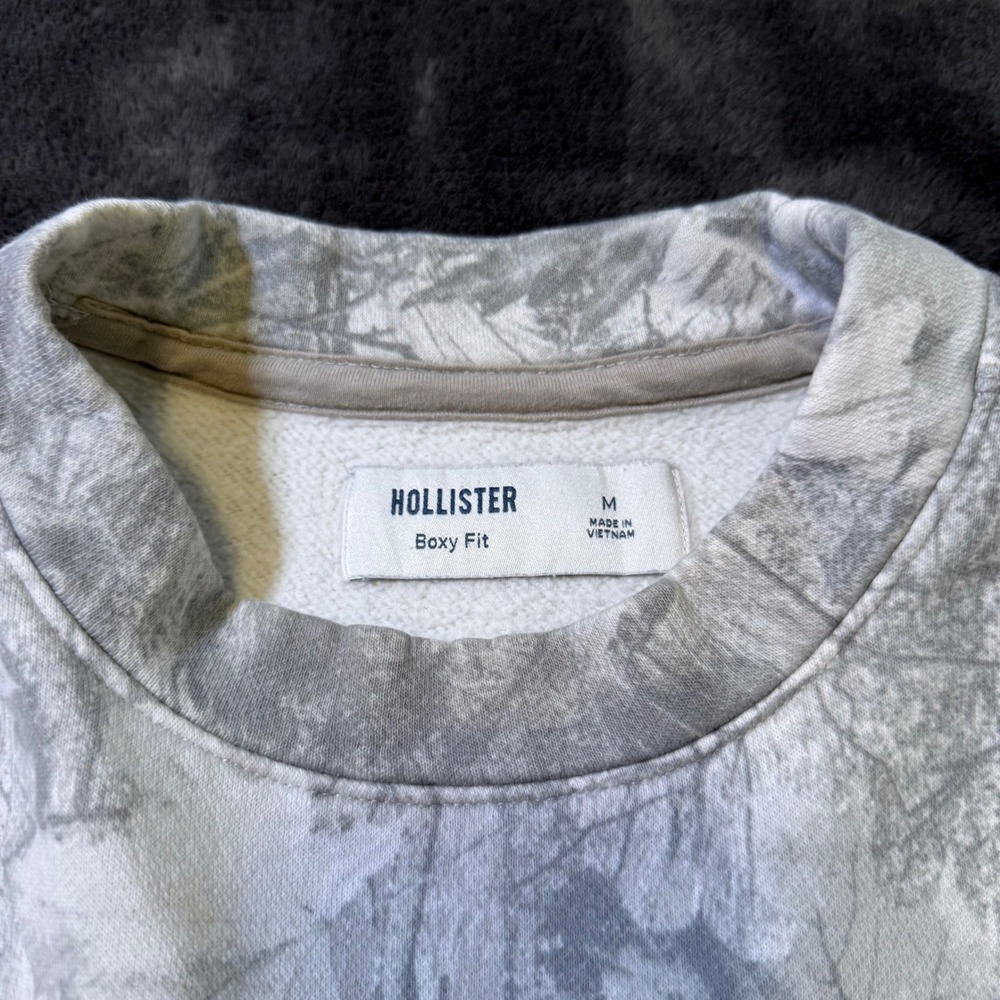 Hollister Boxy Fit Sweatshirt Mens Medium Grey White Camo RealTree Pullover - Picture 2 of 6